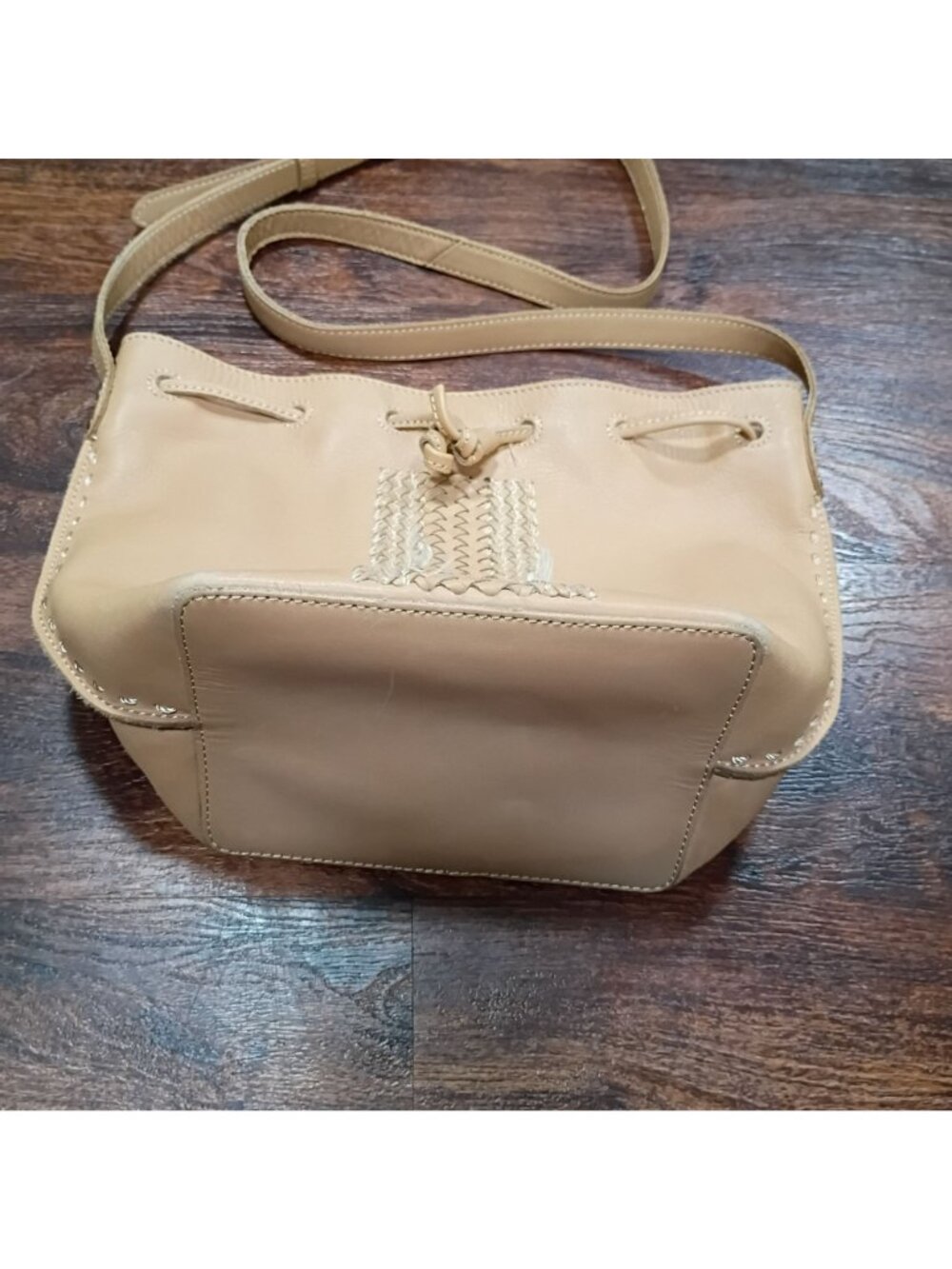 The Sak Leather Crossbody Drawstring Bucket Bag Tan Adjustable Strap - Picture 9 of 14